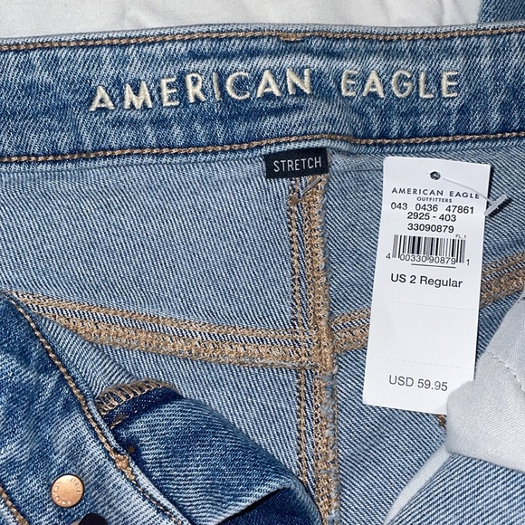 American Eagle | Mom Jean | Size 2 - Picture 4 of 6